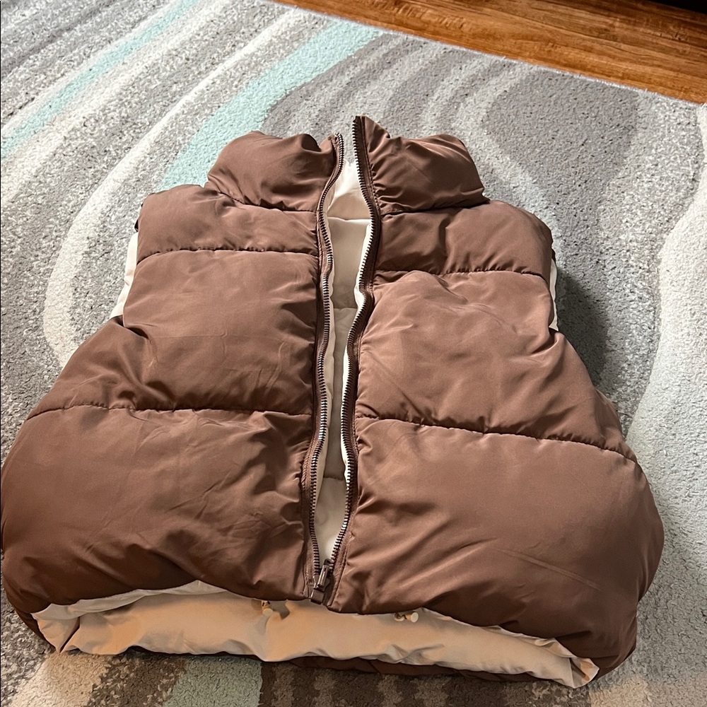 AJUVEN Quilted Puffer Vest in Cream